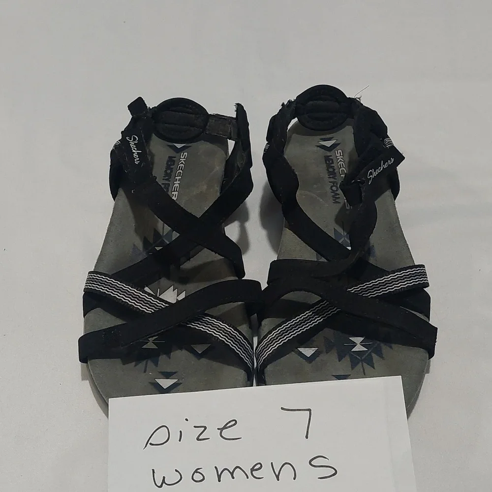 Skechers Women's Black Sandals. Size 7 Good Condition - Picture 5 of 7